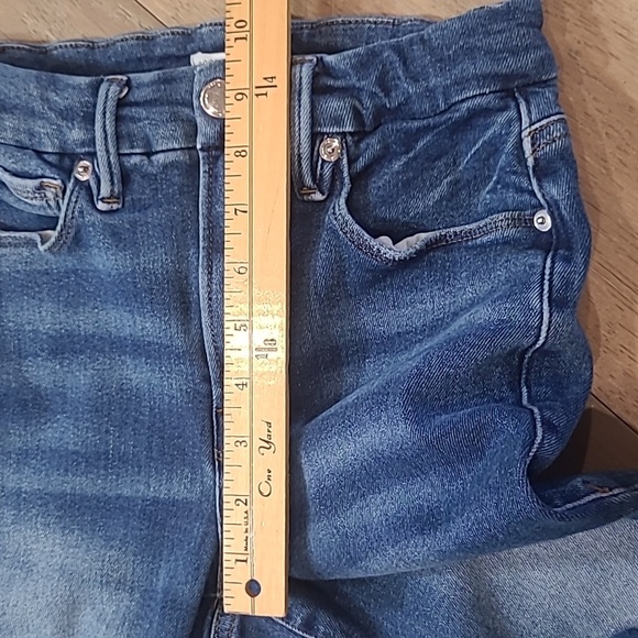 Good American Jeans Women's sz 4/27 Good Leg Crop Mid Rise Indigo Denim Jeans - Picture 12 of 14